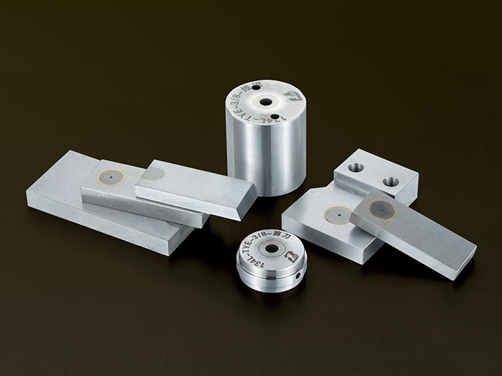 Scissors & thread mold - BENC MOULD